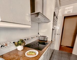aiaguera a porta cuina_jpg